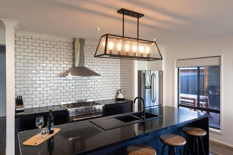 Alpine Knights Stylish Luxury - Accommodation Asia 0