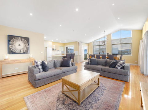 Alpine Retreat 107A Gippsland Street - Accommodation Guide 1