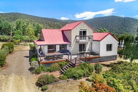 Alpine Twin Heights - Accommodation Guide 1