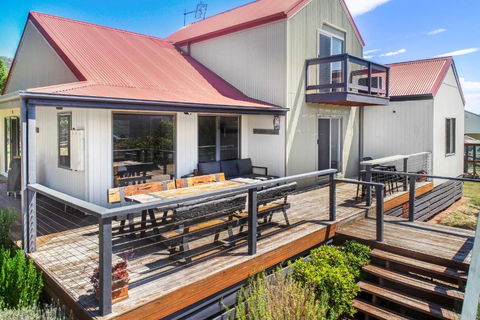 Alpine Twin Heights - Accommodation Guide 2