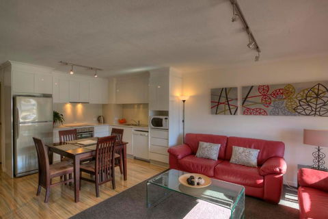 Alpine View Apartments - Accommodation Guide 1