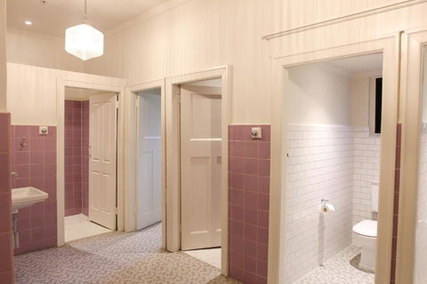 Alpine Hotel, Eat Drink Sleep - Accommodation Guide 2
