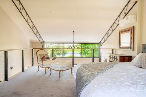 Altitude221 - Accommodation Guide 4