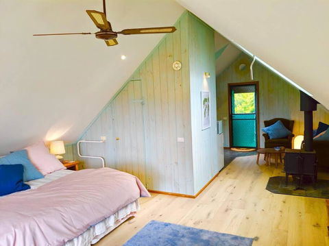 Alyeska Loft - Apollo Bay Studio Loft Apartment - Accommodation Guide 0