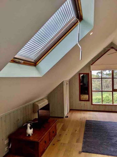 Alyeska Loft - Apollo Bay Studio Loft Apartment - Accommodation Guide 1