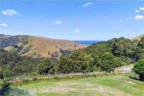 Alyeska Loft - Apollo Bay Studio Loft Apartment - Accommodation Guide 3
