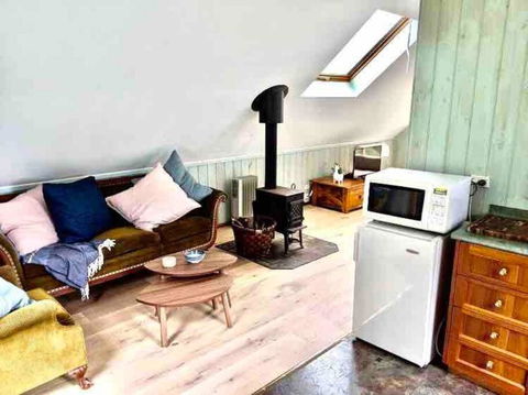 Alyeska Loft - Apollo Bay Studio Loft Apartment - Accommodation Guide 4