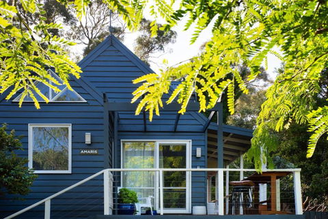 Amaris - Accommodation Guide 0