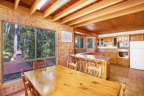 Amaroo Rainbow Shores - Accommodation Guide 3