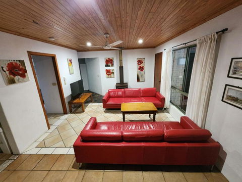 Amaroo Rainbow Shores - Accommodation Guide 1