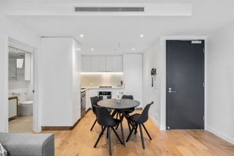 Amazing 1BR Apartment W Pool - Accommodation Guide 2