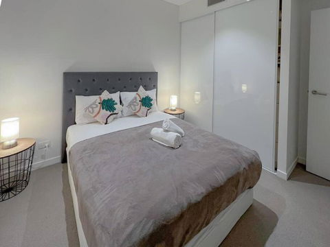 Amazing 2 Bedroom In CBD! - Accommodation Guide 4