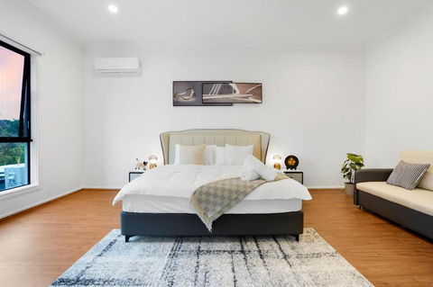 Amazing Backyard - MAX Entertain Beachside Retreat - Accommodation Guide 3