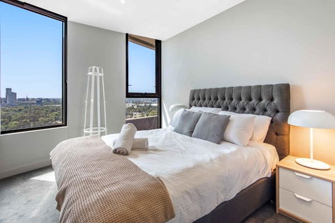 Amazing City Sea & Shrine View W Free Parking - Accommodation Guide 4