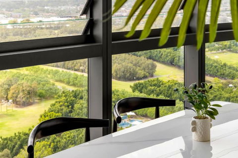 Amazing City View High Level Apt - Accommodation Guide 2