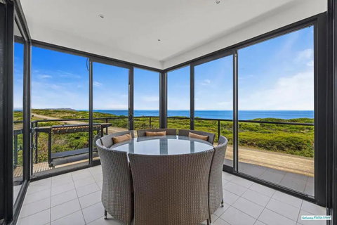 Amazing Views By Ready Set Stay - Accommodation Asia 1