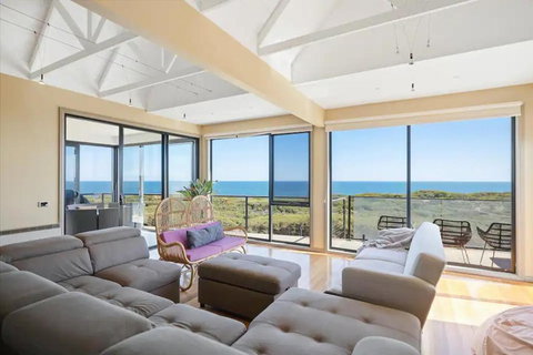 Amazing Views By Ready Set Stay - Accommodation Asia 0