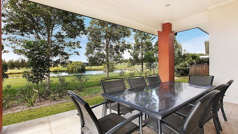 Amber Lakes - The Vintage - Accommodation Guide 0
