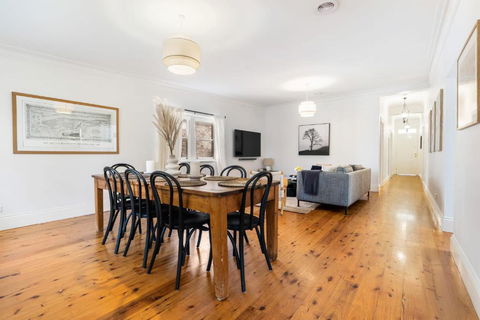 Ambrose On Byng - Central Location - Accommodation Guide 0