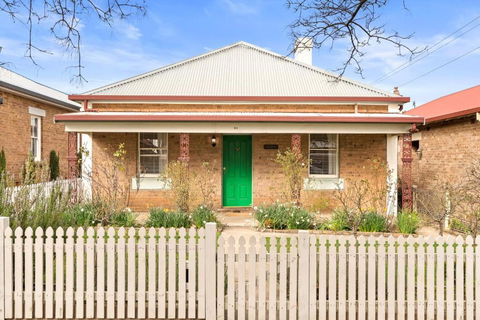 Ambrose On Byng - Central Location - Accommodation Guide 3