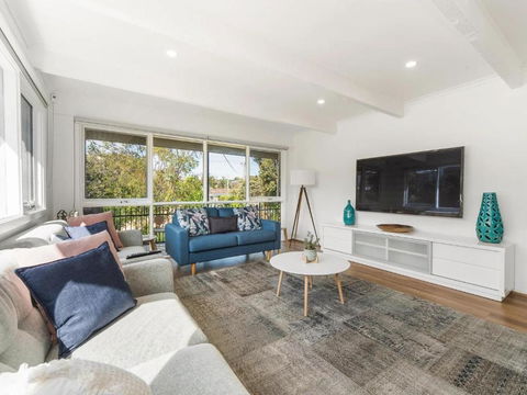 Amelia - Moments To The Bay - Accommodation China 1