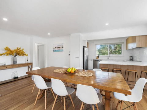 Amelia - Moments To The Bay - Accommodation China 2