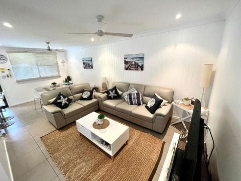 Amelia Shores - Accommodation Guide 2