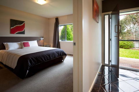 Amici - Accommodation Guide 1