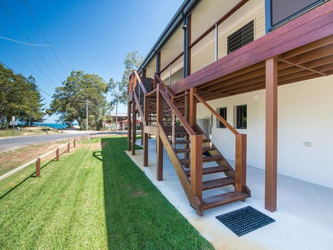 AMITY ESCAPE - Accommodation Guide 0