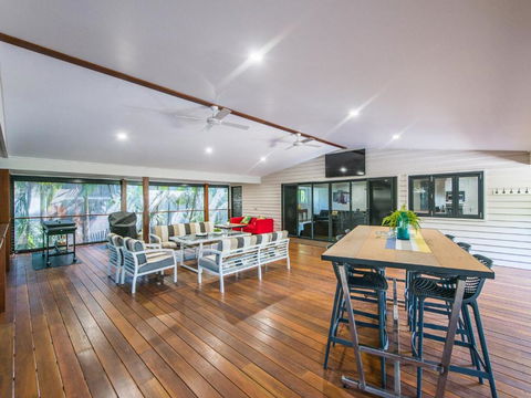 AMITY ESCAPE - Accommodation Guide 2