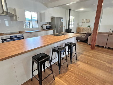 Amity Ohana - Accommodation Asia 3