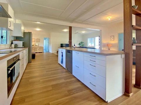 Amity Ohana - Accommodation Asia 1