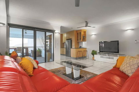 An Abode On Abbott - In The Heart Of The City - Accommodation Guide 0
