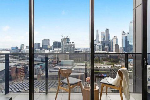 An Amazing 2BR Apt With City Views In Southbank - Accommodation Asia 2
