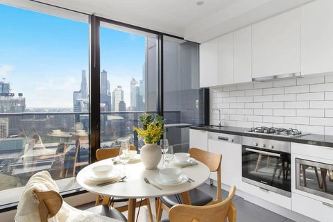 An Amazing 2BR Apt With City Views In Southbank - Accommodation Asia 3