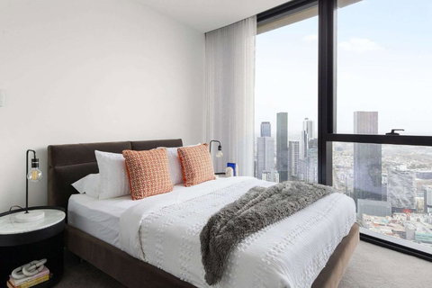 An Astonishing 3BR Apt At Sapphire By The Gardens - Accommodation Asia 1