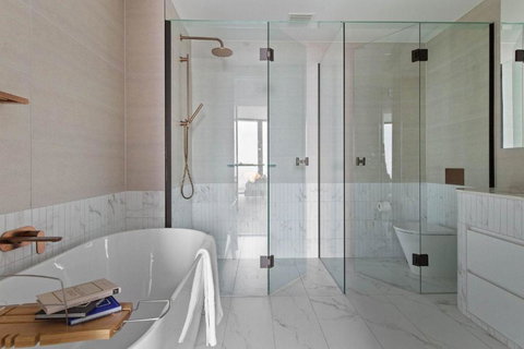 An Astonishing 3BR Apt At Sapphire By The Gardens - Accommodation Asia 2