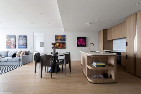 An Astonishing 3BR Apt At Sapphire By The Gardens - Accommodation Asia 3