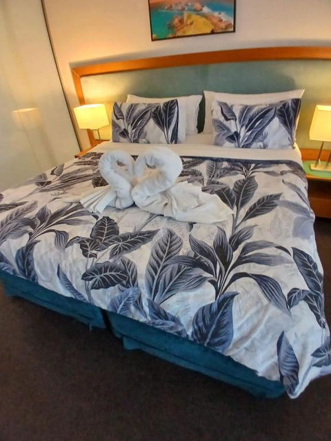 AN OCEAN,BEACHFRONT AND POOL VIEW Apartment 210 - Accommodation Guide 1