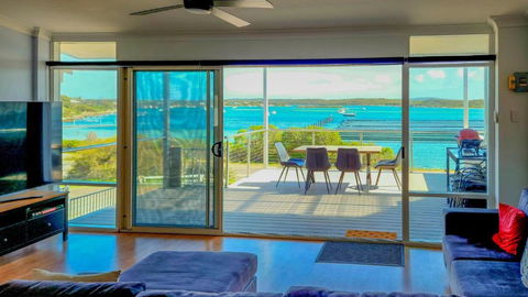 Anchors Away - Accommodation Guide 0