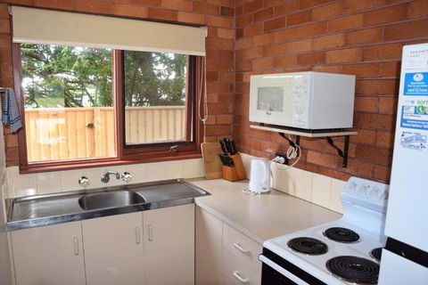 Anglers Lodge 4 - Bring Your Own Linen - Accommodation Guide 0