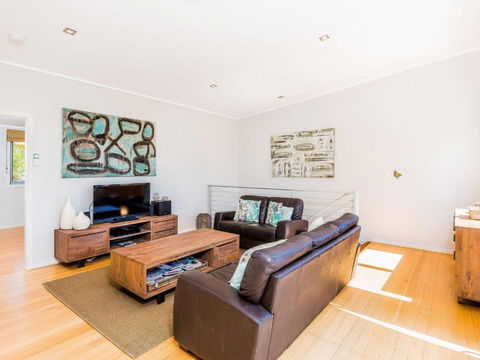 Angourie Blue 7 - Accommodation Guide 2