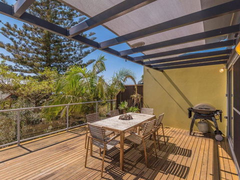 Angourie Blue 7 - Accommodation Guide 1