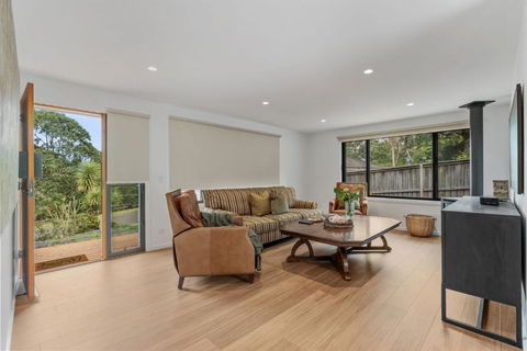 Ankers At Mollymook - Accommodation Guide 3