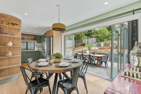 Ankers At Mollymook - Accommodation Guide 4