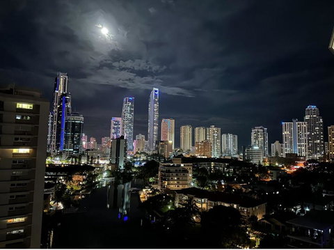 Amazing Views Surfers Paradise 2 Bedroom Unit Close To Everything - Accommodation Asia 0