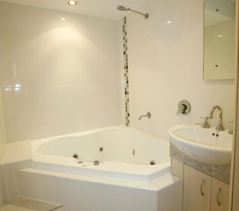Allamanda U2 Awesome Location - Accommodation Guide 3