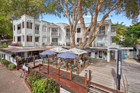 Alassio Apartments With Direct Pool Access Palm Cove - Accommodation Guide 3