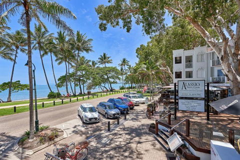 Alassio Apartments With Direct Pool Access Palm Cove - Accommodation Guide 4
