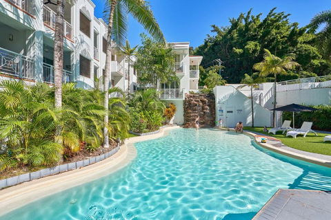 Alassio Apartments With Direct Pool Access Palm Cove - Accommodation Guide 1